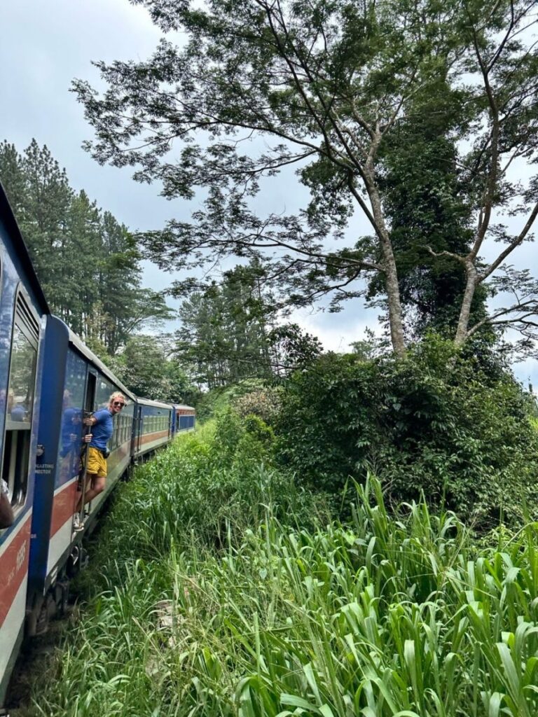 All Aboard, Nuwara Eliya, Sri Lanka (photo 5)