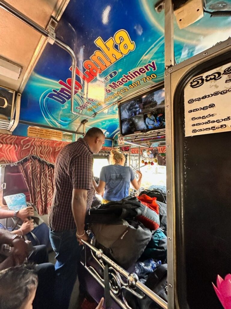 The Wheels on the Bus…, Colombo, Sri Lanka (photo 9)
